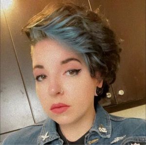 Meet your Posher, Alyson